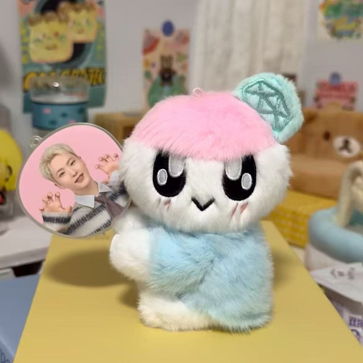 SEVENTEEN BONGBONGEE cuddle plush product view
