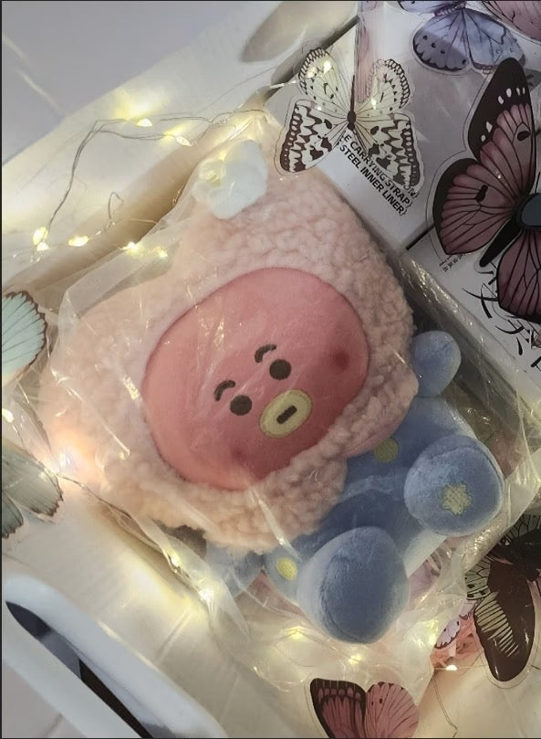 Llavero de peluche BTS x BT21 con capucha rosa