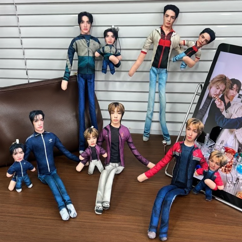 CORTIS member plush dolls showing approximately 28 cm large and 10 cm small sizes