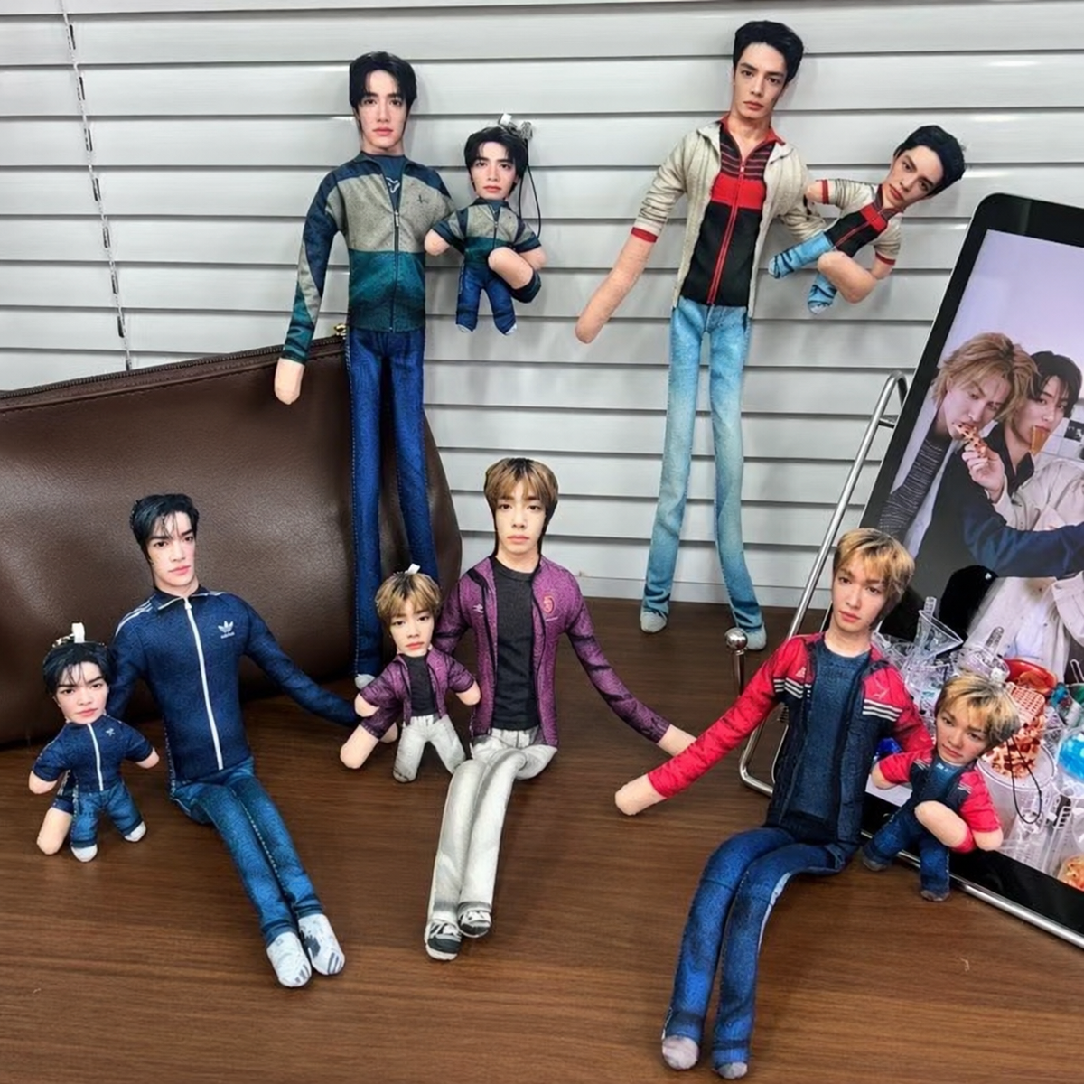 CORTIS member plush dolls showing approximately 28 cm large and 10 cm small sizes